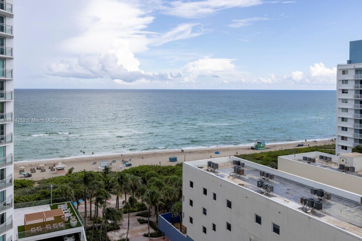 Primary Photo - 7135 Collins Ave