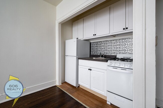 Foto del edificio - 4903 N Christiana Ave