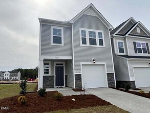 Building Photo - 5028 Arkose Dr