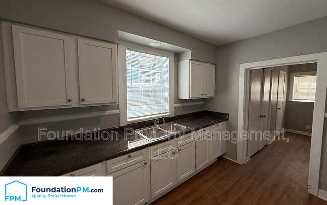 Building Photo - 3177 Carnes Ave