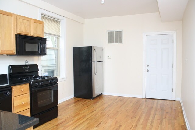 Foto del edificio - 2730 N Monticello Ave