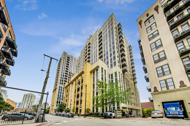 Foto del edificio - 720 N Larrabee St