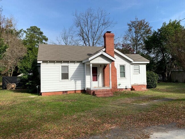 Foto del edificio - 2 bedroom, 1 bathroom cottage with large b...