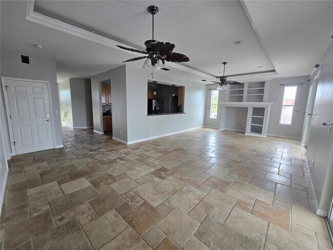 Building Photo - 7423 Southwind Dr