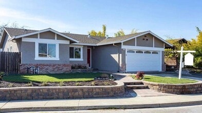 Building Photo - 2117 Camelia Ct