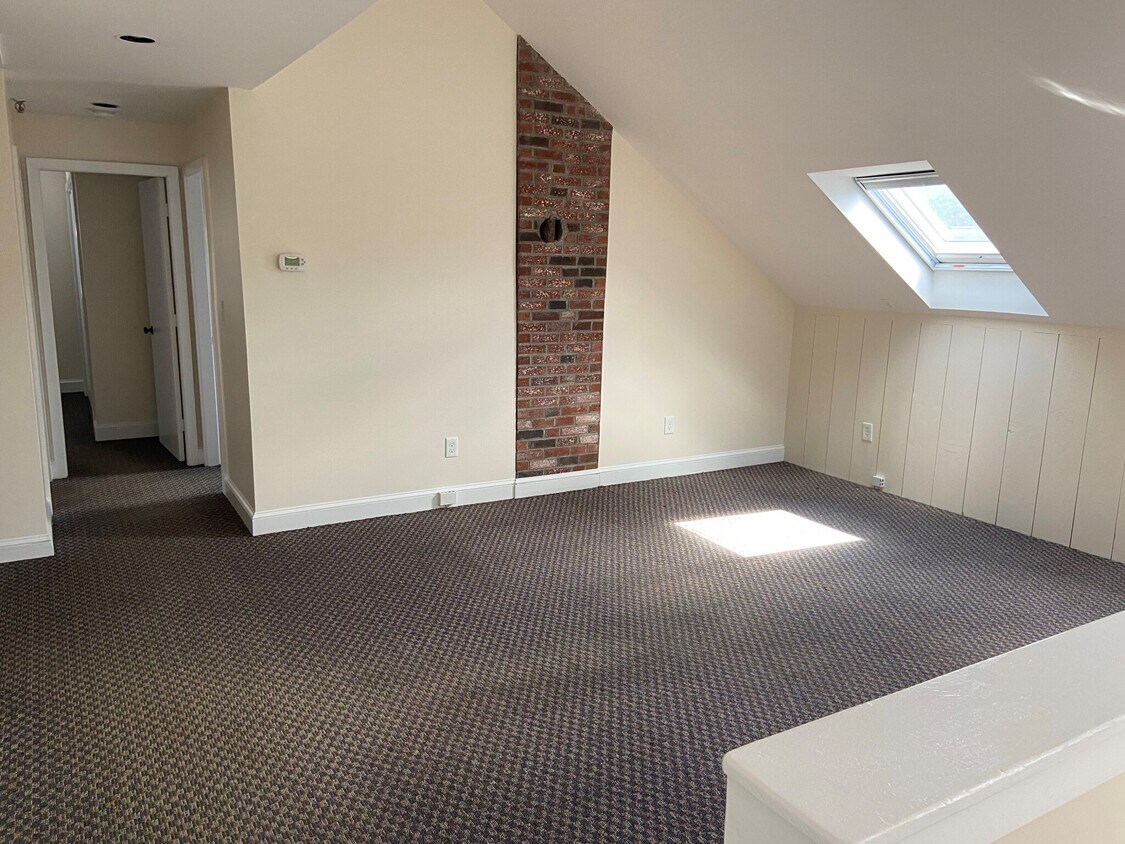 1383 Washington St Unit 3, Newton, MA 02465 Apartments in Newton, MA