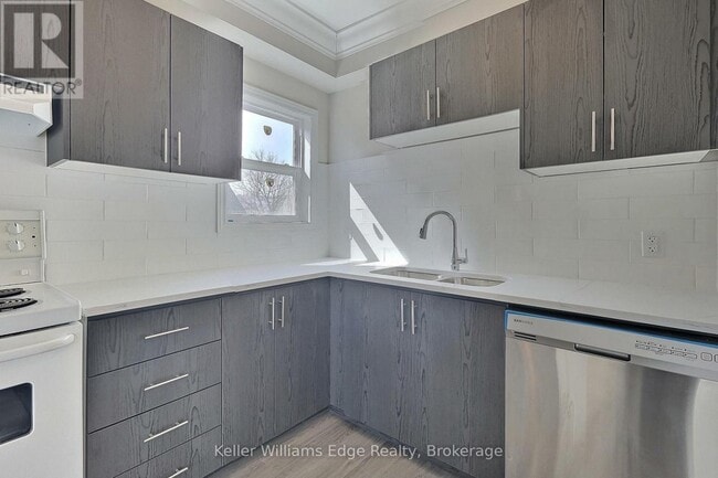 Building Photo - 8 Tisdale St S