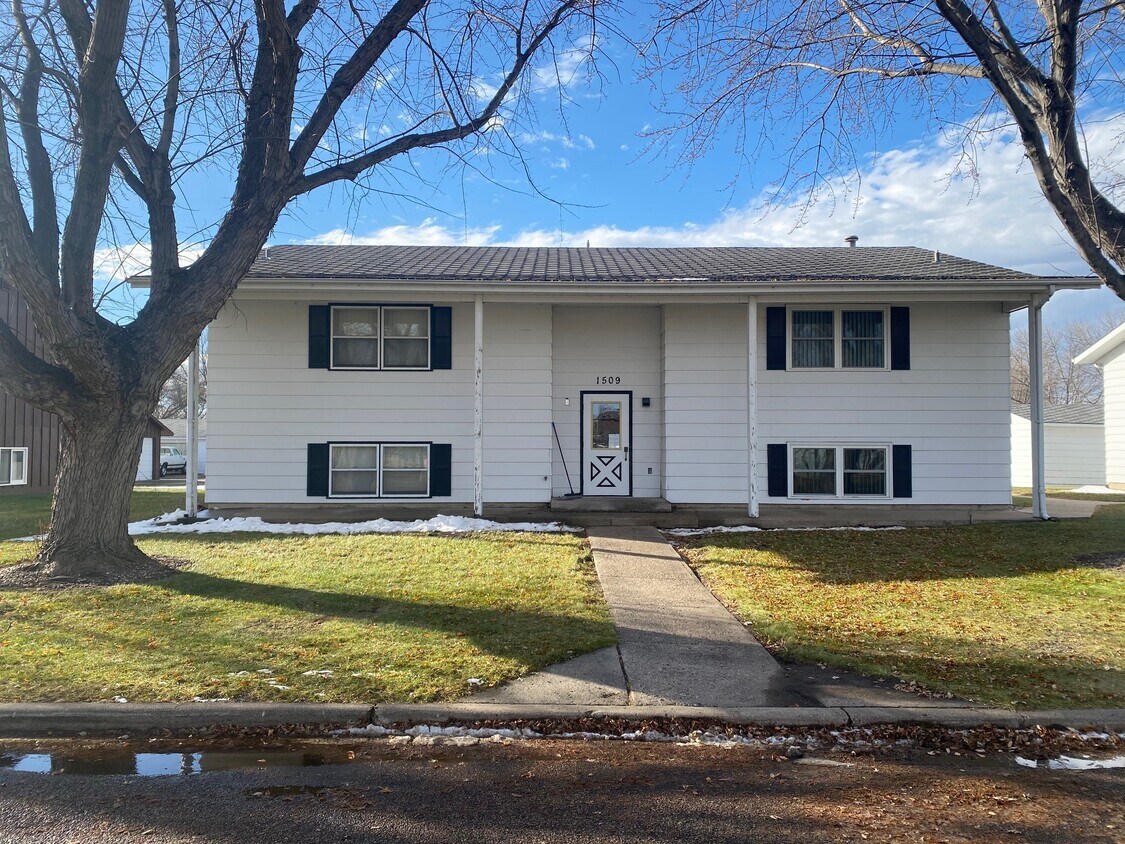 Foto principal - 1509 9th Ave NE
