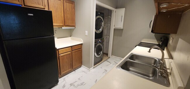 Foto del edificio - APARTMENT 1BR/1BA