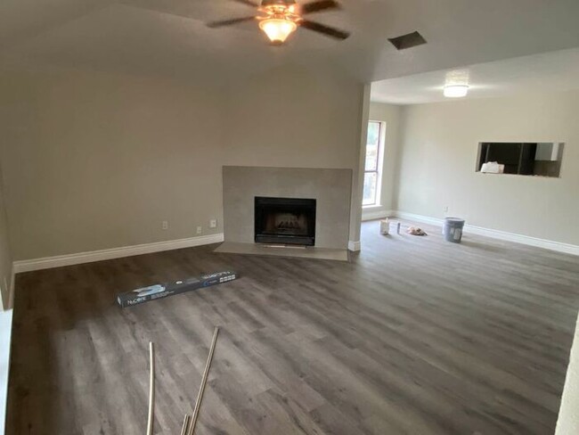 Foto del edificio - FULLY UPDATED Duplex for rent in Euless in...