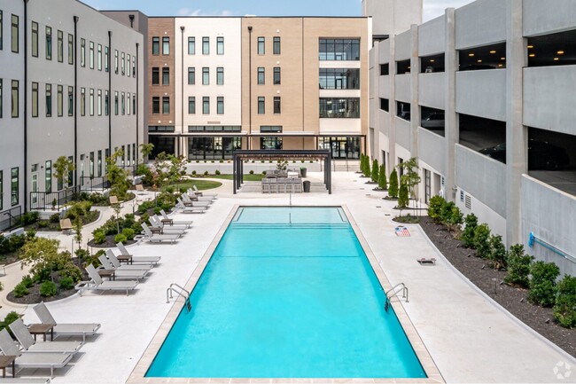 Building Photo - Pinnacle Heights
