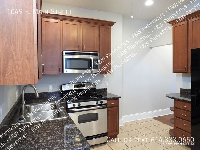 Foto del edificio - 1049 E Main St