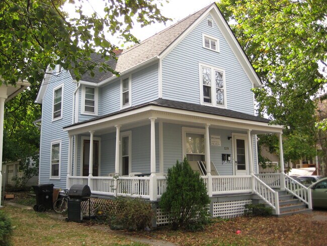 Building Photo - 1209 E University Ave