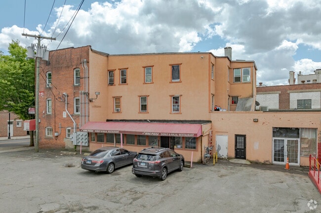 Building Photo - 33-39 Willow St