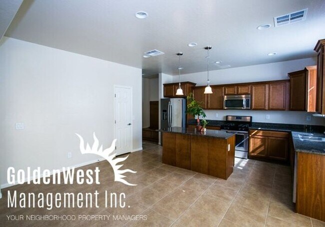 Foto del edificio - Majestic 4Bdm 3Ba Home in a Guard Gated Go...
