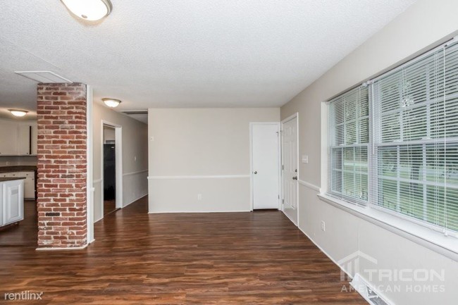 Foto del edificio - 2524 Gemway Dr
