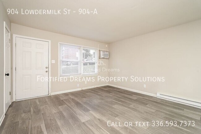 Building Photo - 904 Lowdermilk St