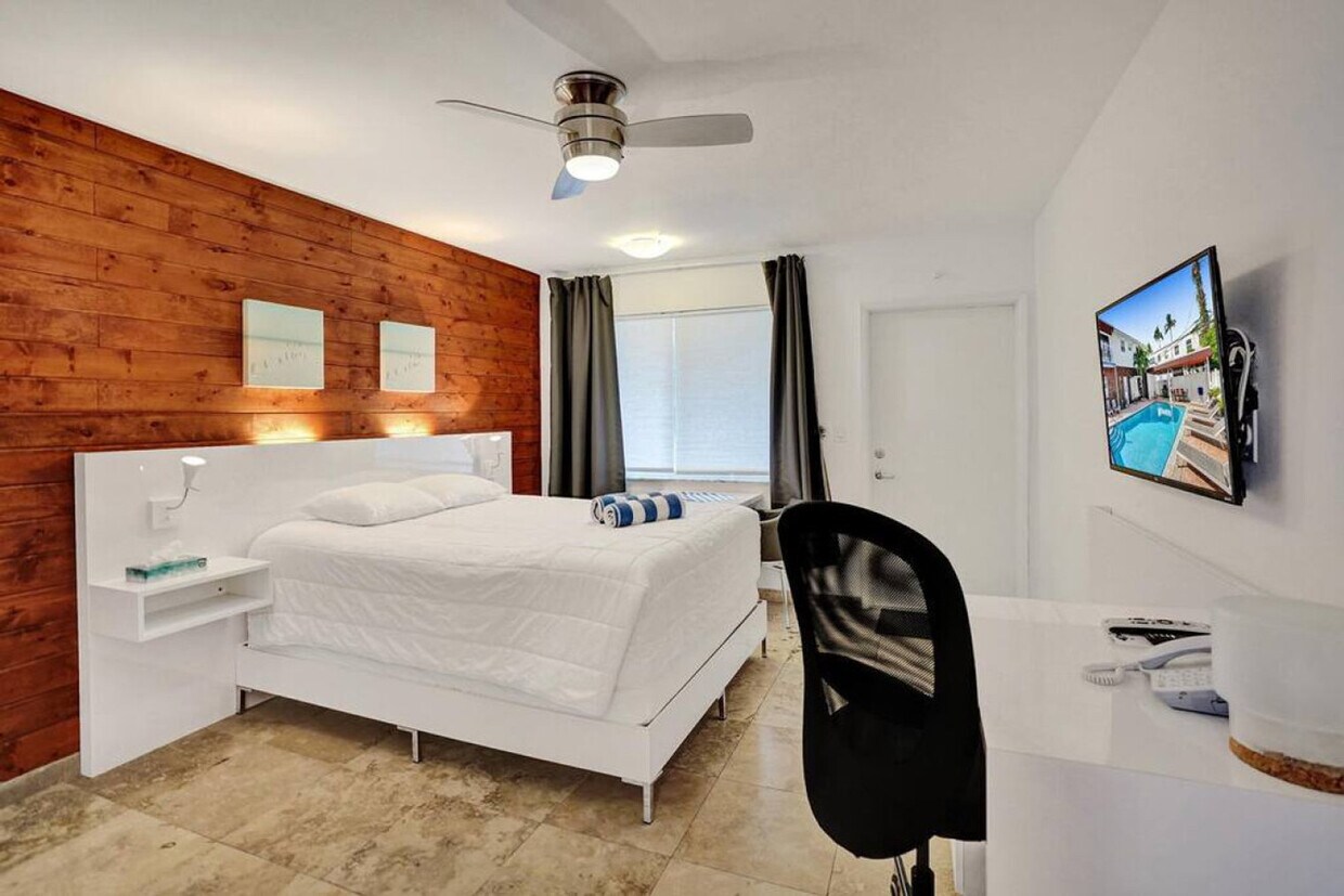 Foto principal - 3215 NE 7th St