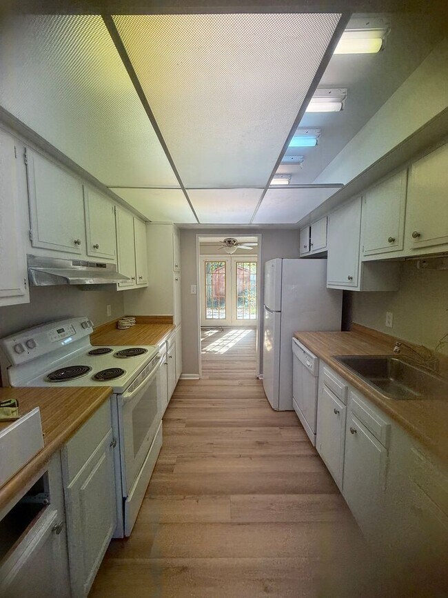 Foto del edificio - Winsdor Oaks West