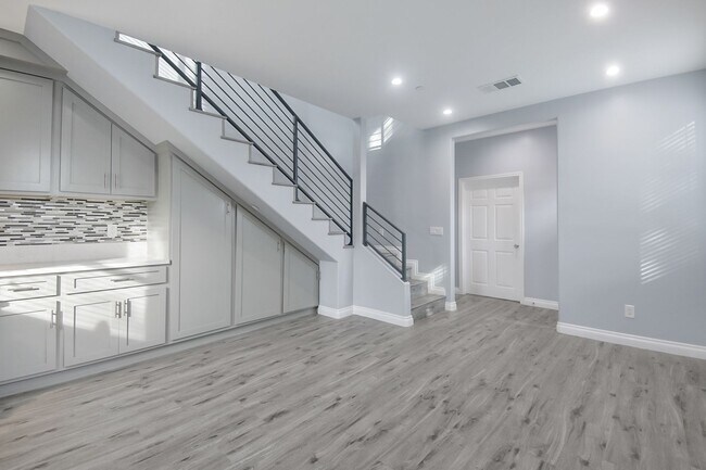 Foto del edificio - 513 S Oak St