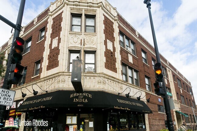 Building Photo - 2234 W Wilson Ave