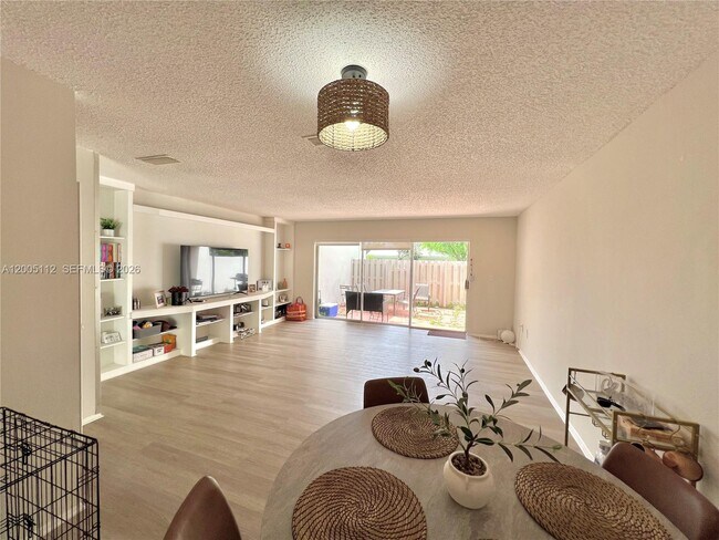 Foto del edificio - 8114 SW 81st Ter