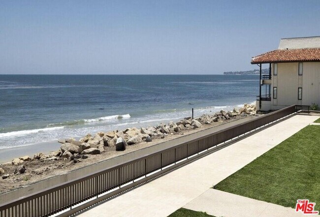 Building Photo - 1385 PLAZA PACIFICA Plz