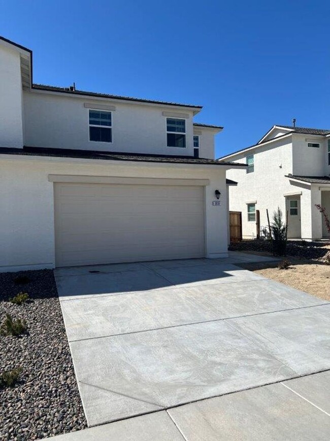 Foto del edificio - Brand New Three Bedroom Spanish Springs...
