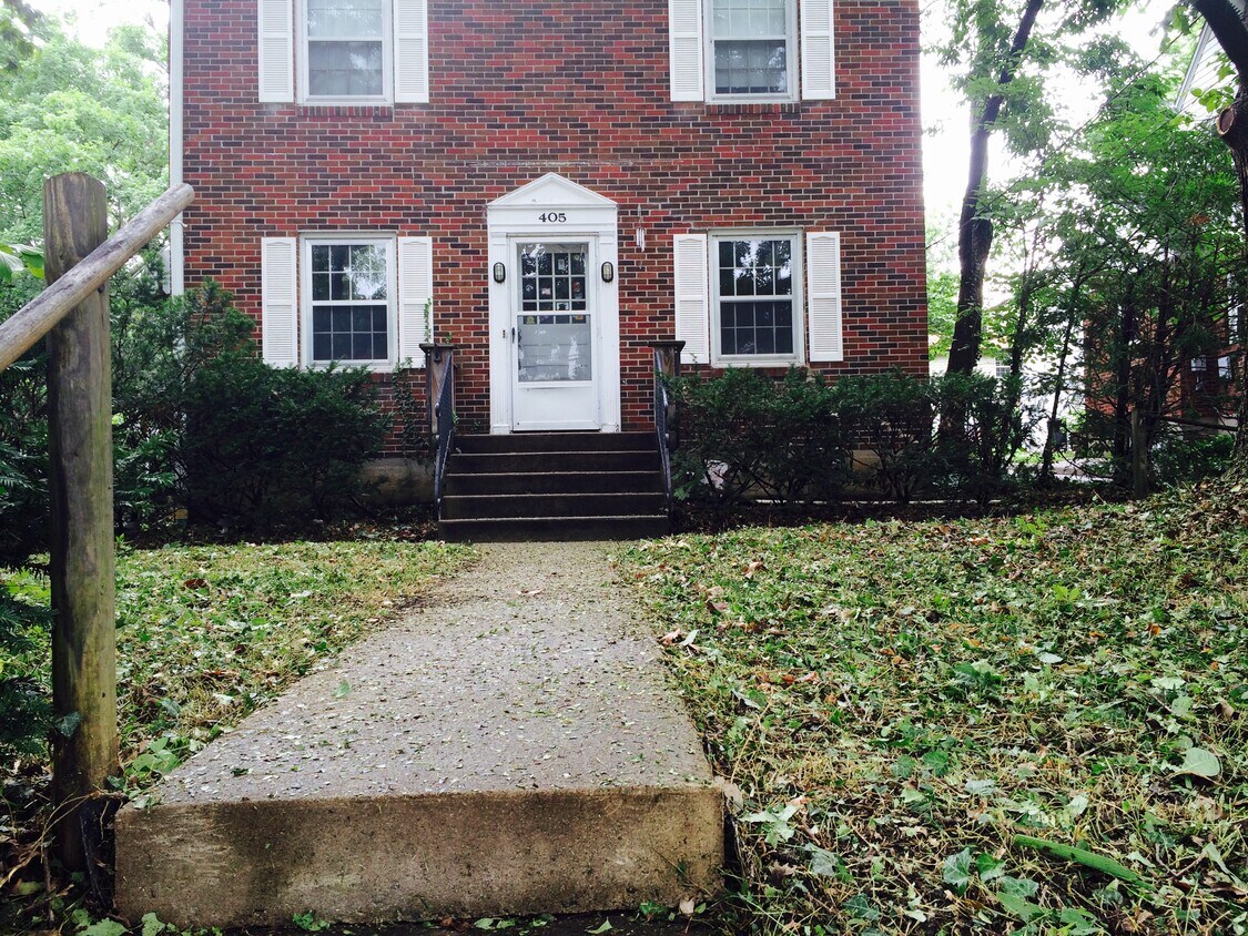 Primary Photo - 405 S William St