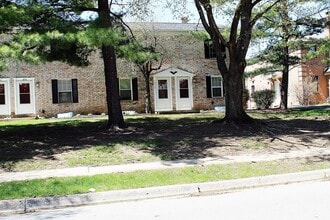 Building Photo - 4825 Dierker Rd