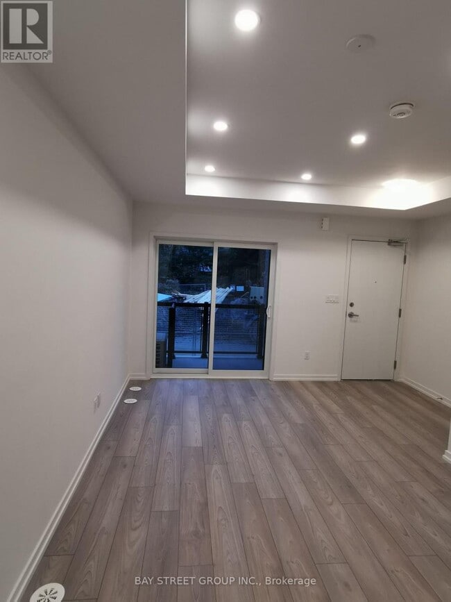 Building Photo - 26 Lytham Grn Cir