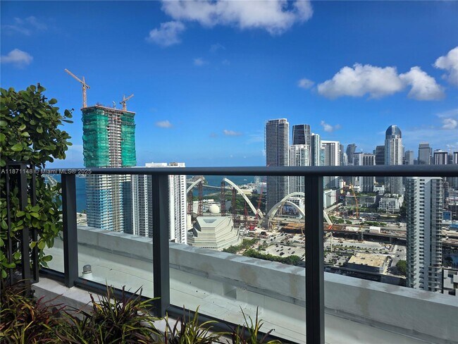 Foto del edificio - 1600 NE 1st Ave