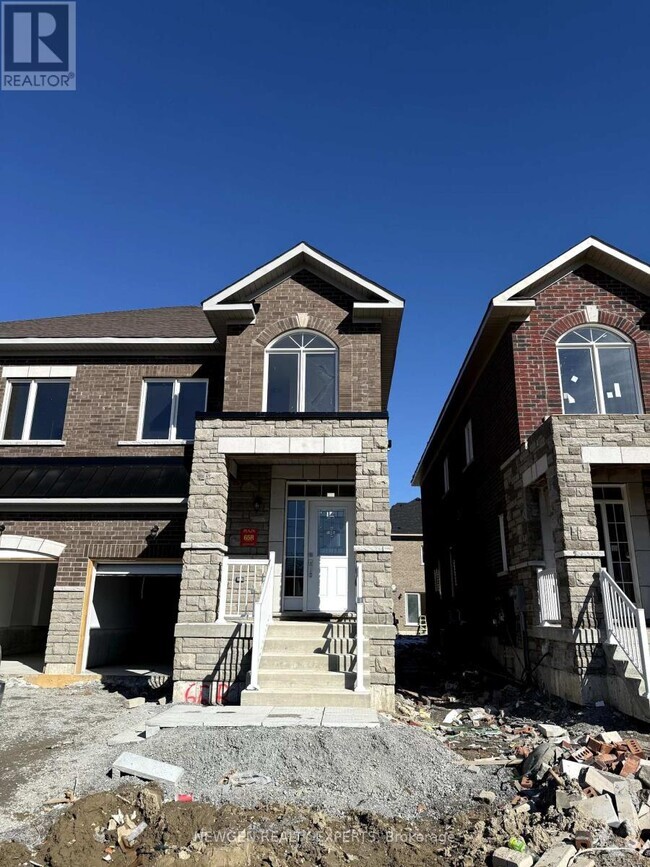 Building Photo - 168 Seguin St