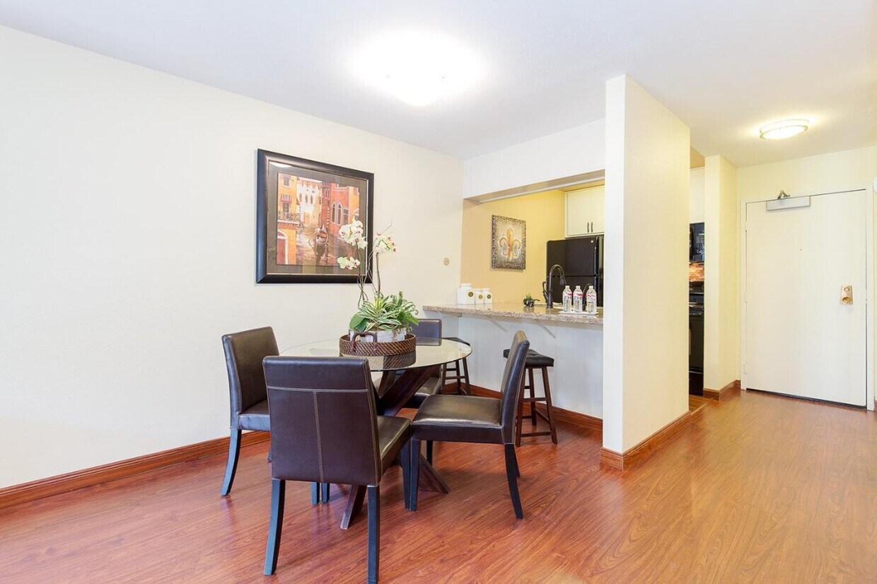 Foto principal - 2157 Shelter Creek Ln