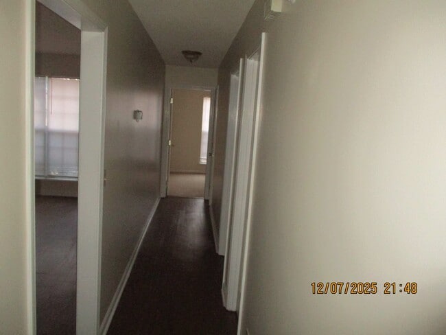 Building Photo - Westwood Dr., 1206 A