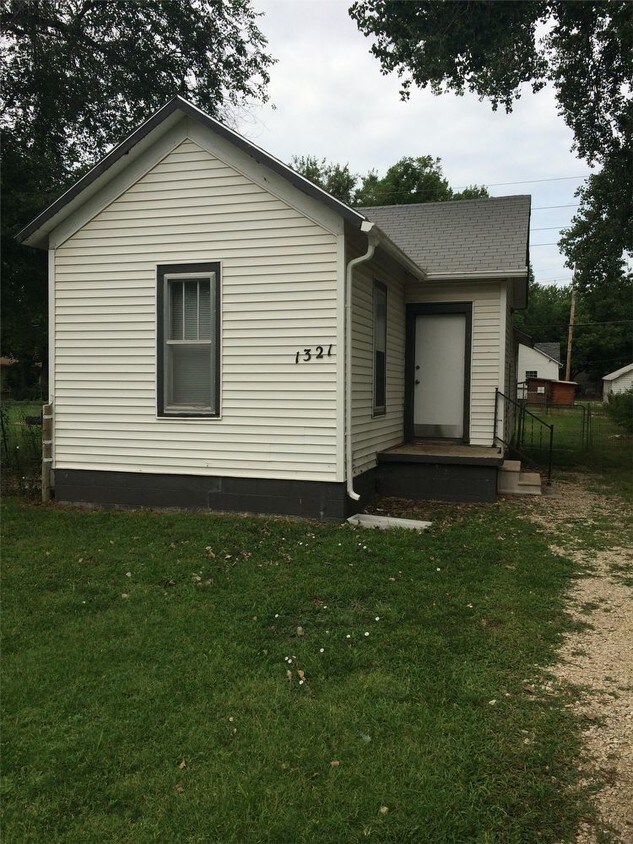 1321 N Fourth House for Rent in Salina, KS