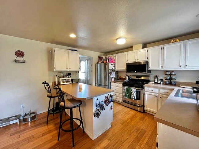 Foto del edificio - Pet Friendly Home Close to Everything