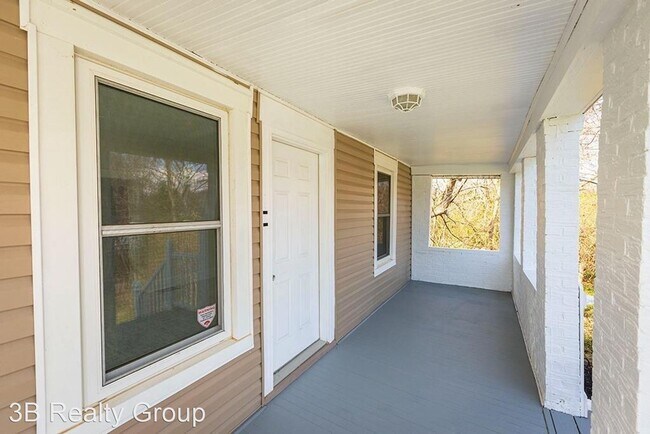 Building Photo - 2 br, 1 bath House - 1355 Stanley Ave.