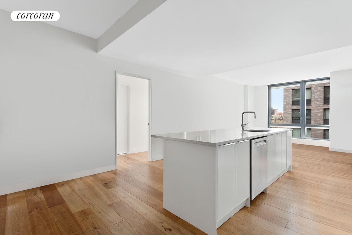 Primary Photo - 23 W 116th St