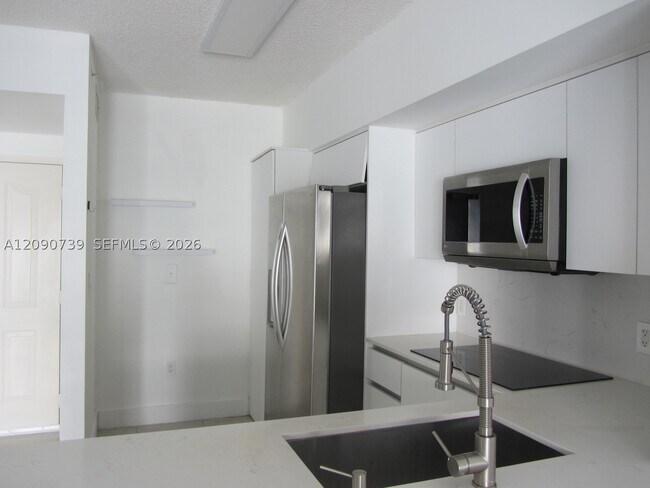 Foto del edificio - 5077 NW 7th St