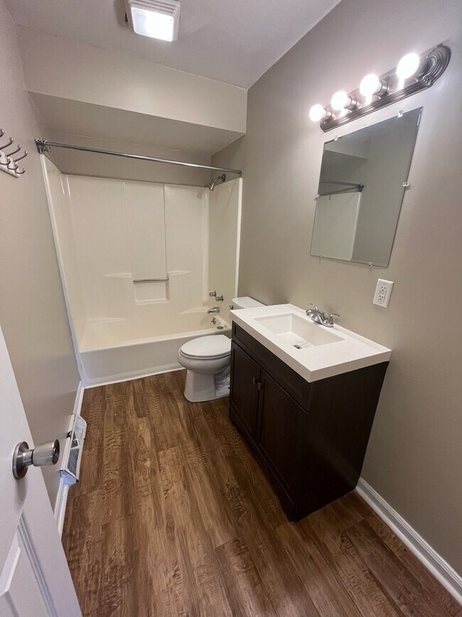 Foto del edificio - 14745 Riley St