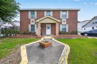 Building Photo - 7742 Park Pl Blvd