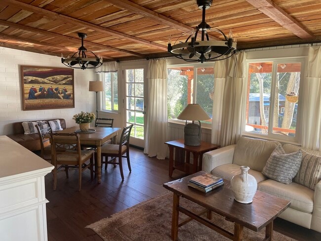 Building Photo - 35251 Twin Oaks Rd