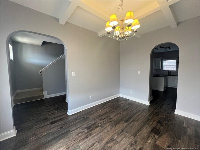 Building Photo - 172 Huzzas Cir