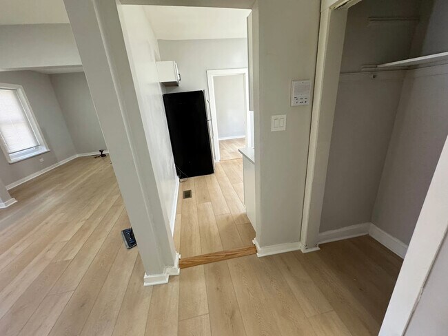 Foto del edificio - 1623 W 61st St