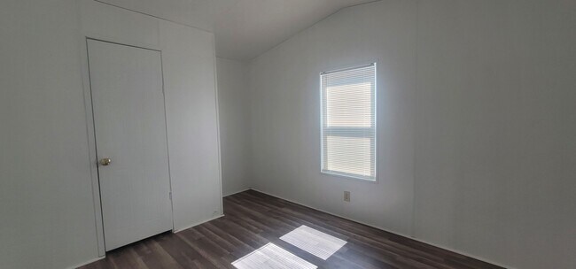 Foto del edificio - 1700 S Lincoln St