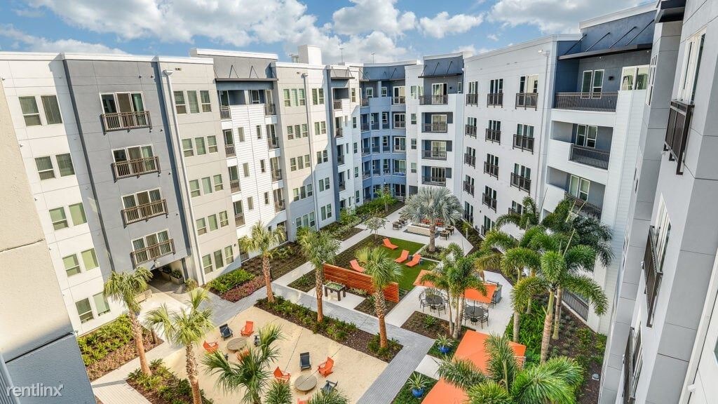Foto principal - 509 E Whiting St