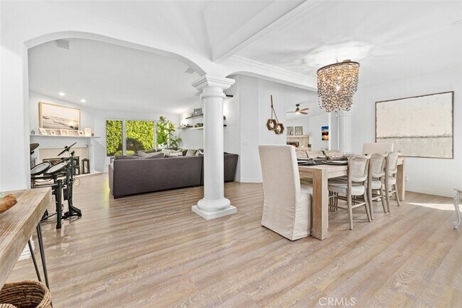 Foto del edificio - 600 Cliff Dr