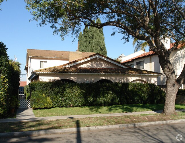 Building Photo - 4221-4227 Green Ave