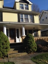 Building Photo - 2415 Woodmere Dr